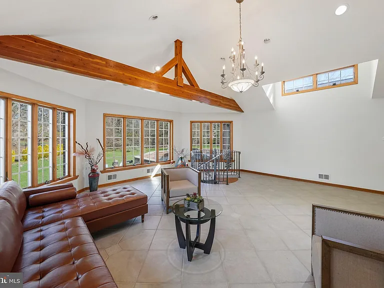 7 Monroe Pl — Photo 27