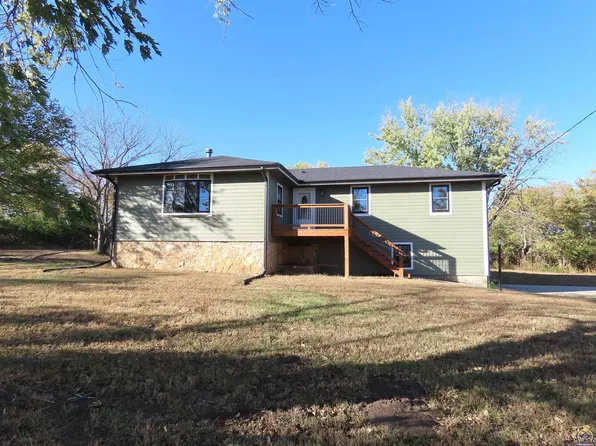 1750 NE 54th St, Topeka, KS 66617