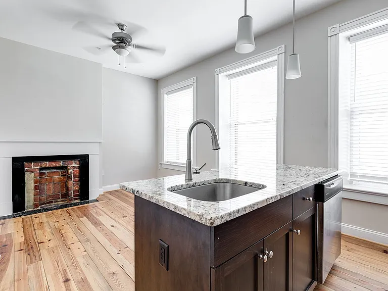 1710 E Franklin St — Photo 25