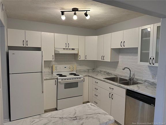 5th image of 30 Grant St #32
