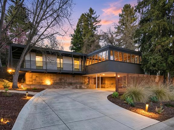 2nd image of 2051 Lambeth Way