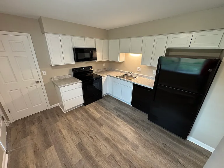 2653 E Sheridan Ave — Photo 3