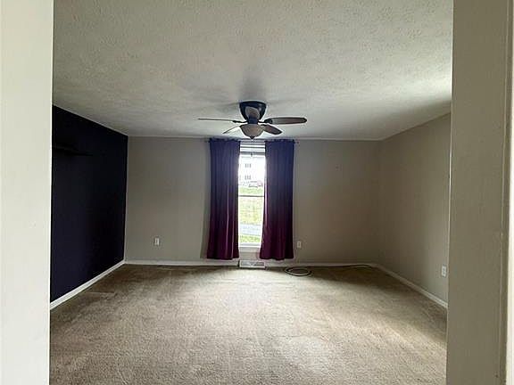 5th image of 302 Spring St