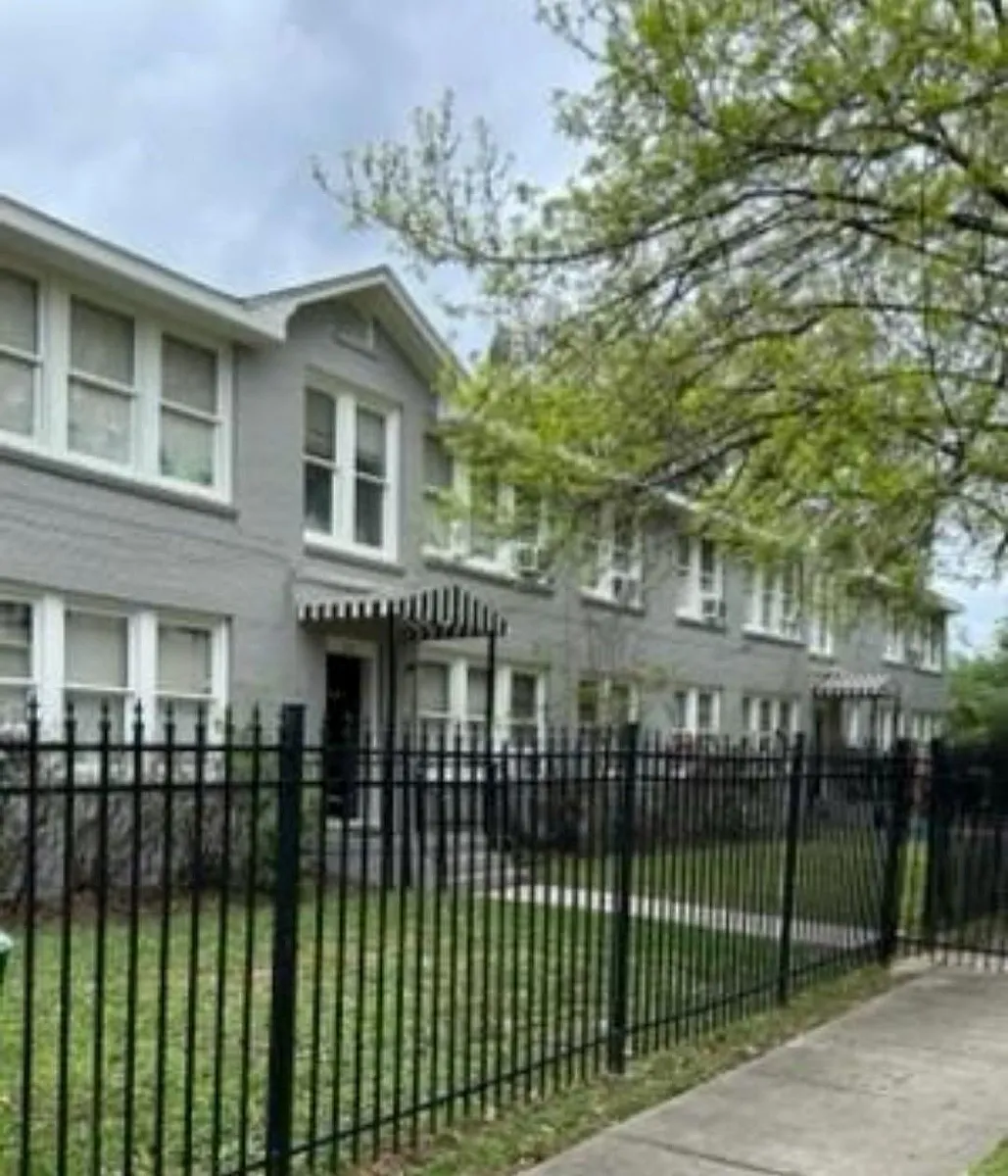 Building Photo - 4414 Woodside St #8