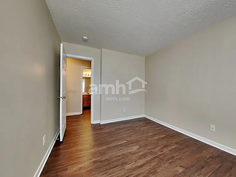 315 Keswick Dr — Photo 15