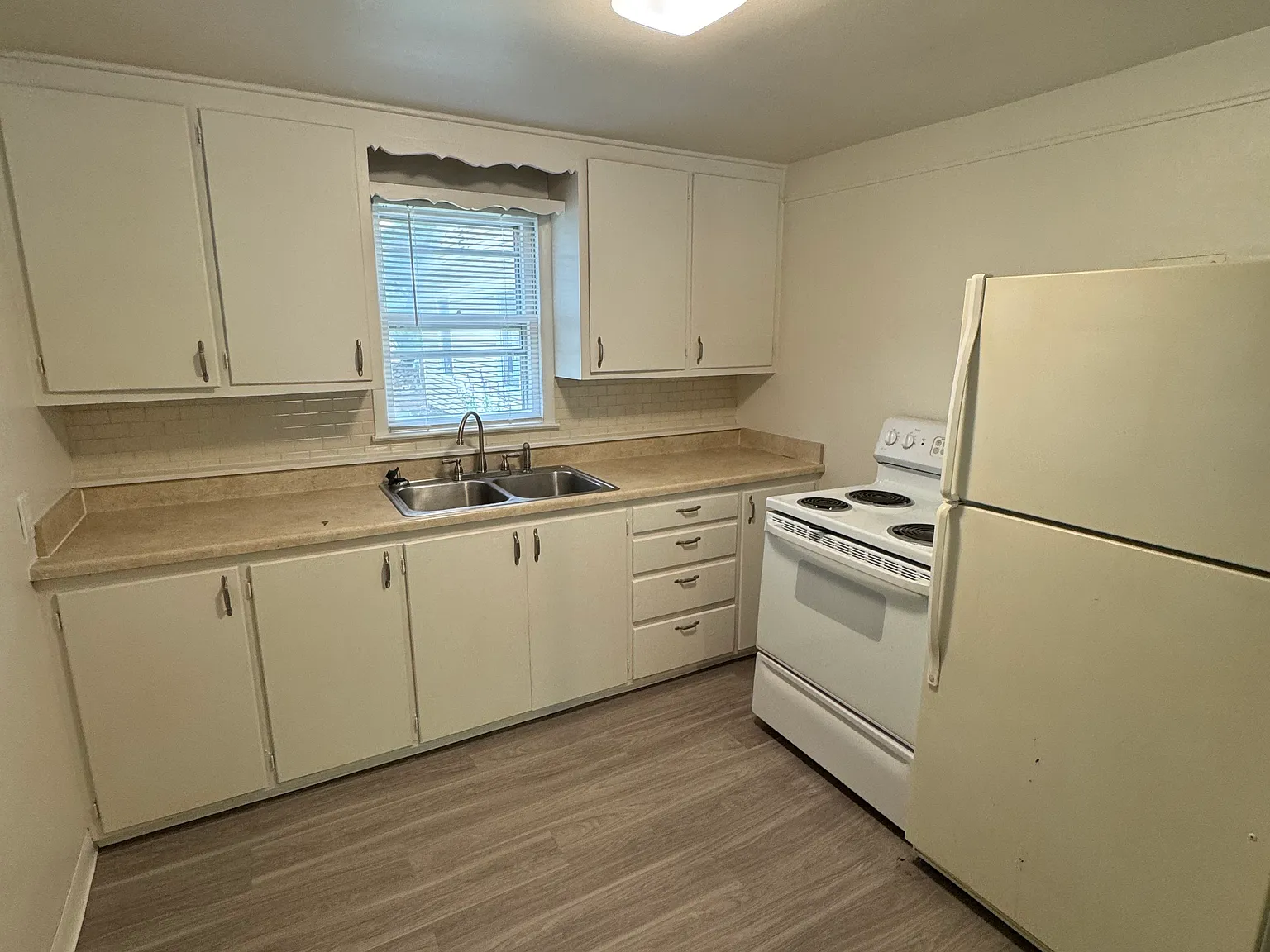 2 bed, $1,295 — Photo 2