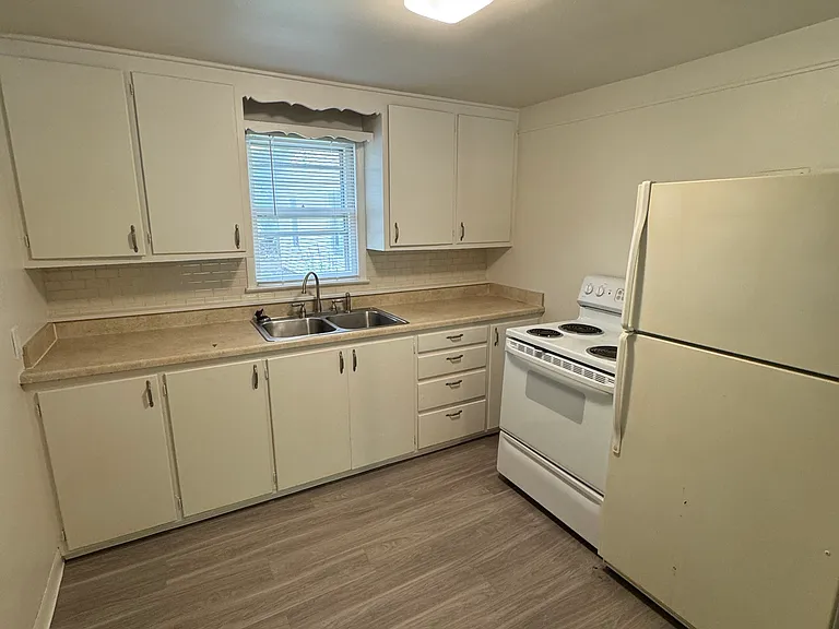 701-709 E Myrtle St #703 — Photo 3