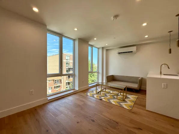 728 Prospect Place image 8 of 21