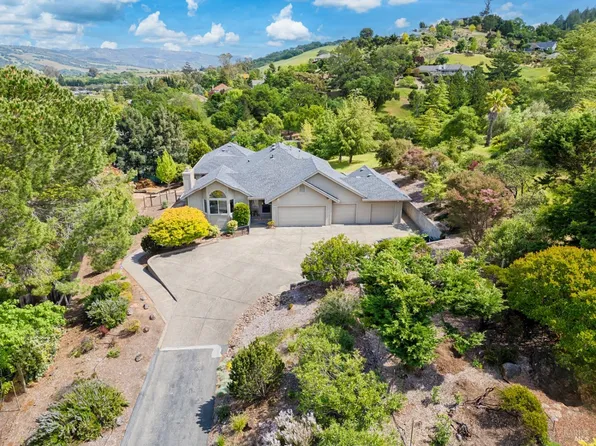 402 Trail Ridge Place, Santa Rosa, CA 95409