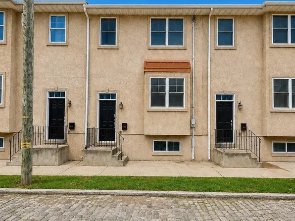 4700 Smick St, Philadelphia, PA 19127