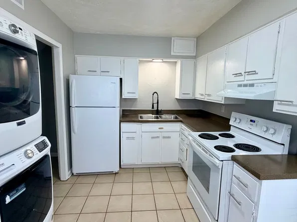 104 Dale Ave APT 2, Versailles, KY 40383