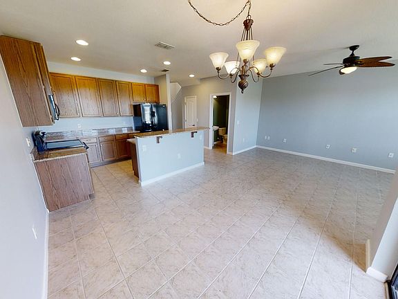 5th image of 733 Ventura Dr #733