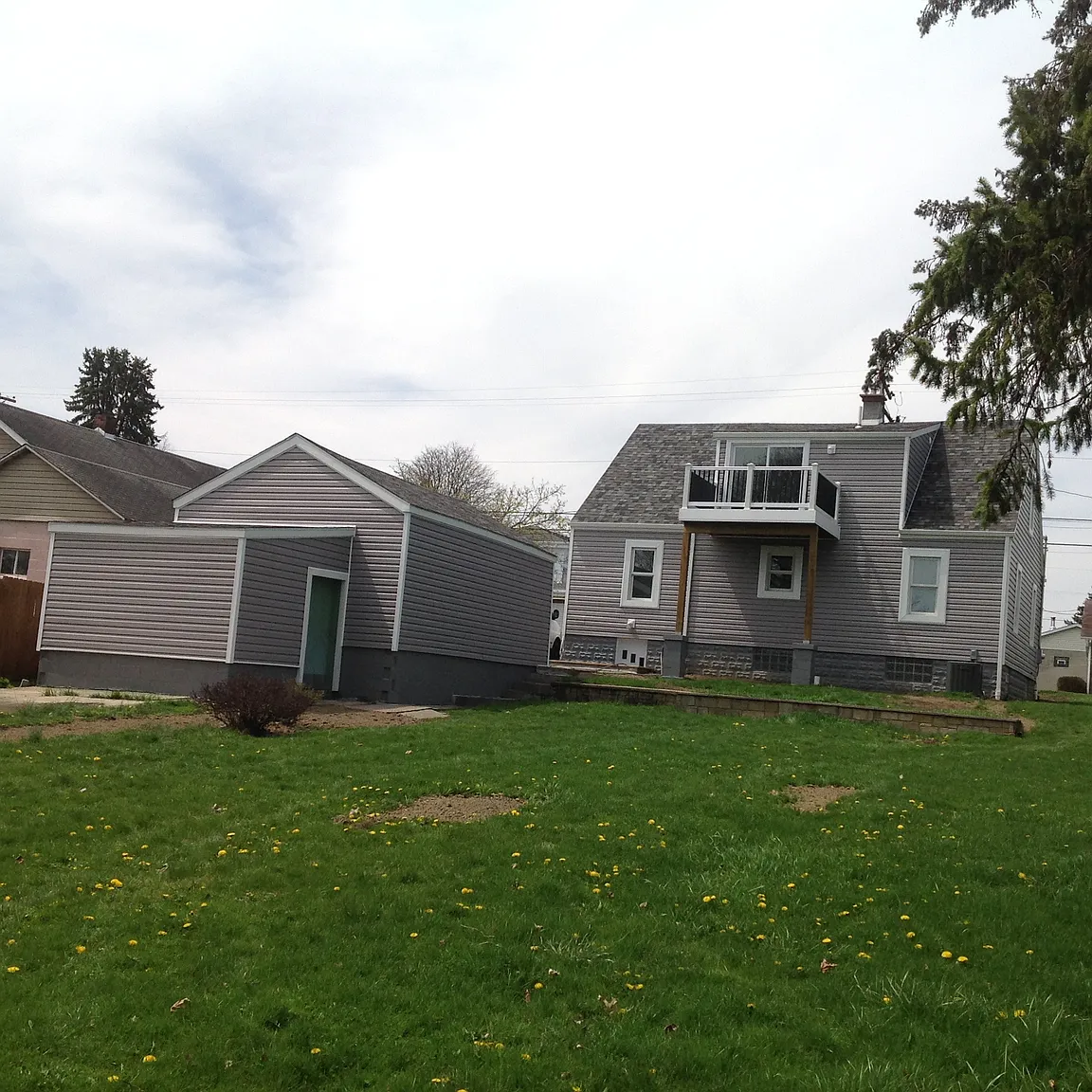 420 Rostraver Rd photo 1