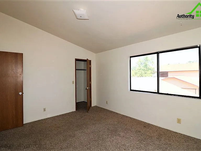 2750 Shasta View Dr #2 — Photo 12