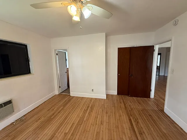 1545 Mantua Ave — Photo 10