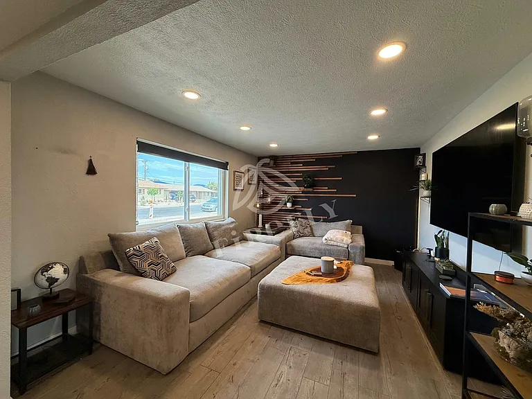 2023 E Alder Cir — Photo 4