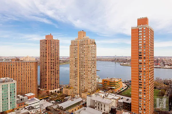 Rented by Halstead Real Estate | media 4