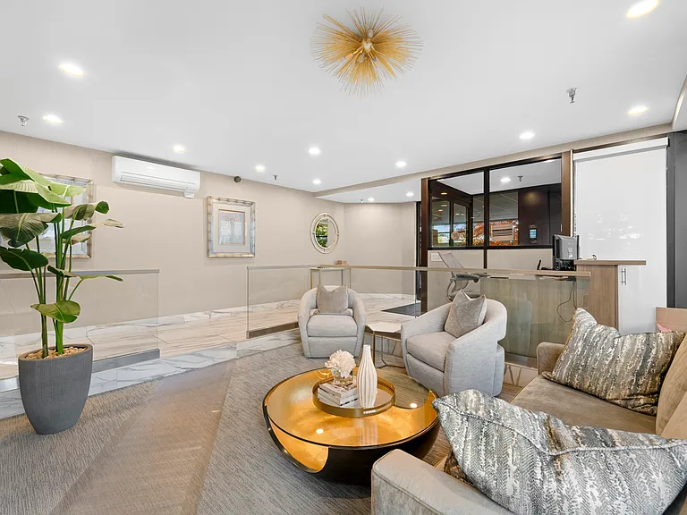 141 Great Neck Rd #2G — Photo 4