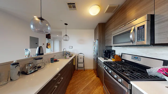 Rented by Bond New York | media 7