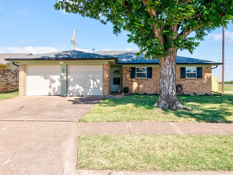 1st image of 902 Presidio Dr