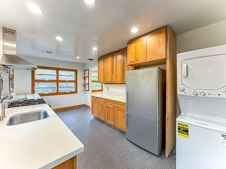 3515 Beethoven St — Photo 5