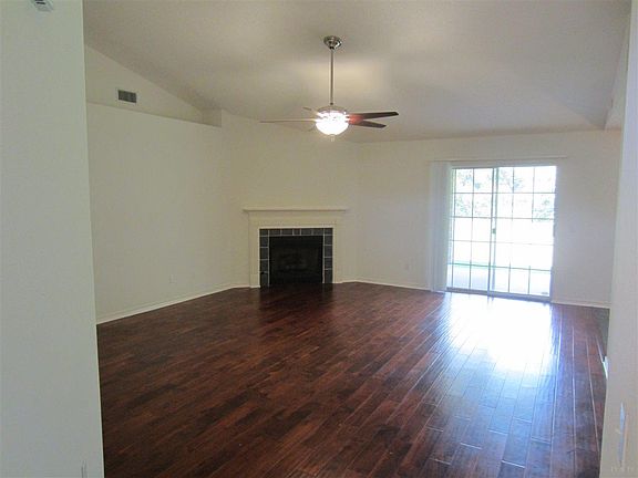 3rd image of 2225 Dovefield Dr