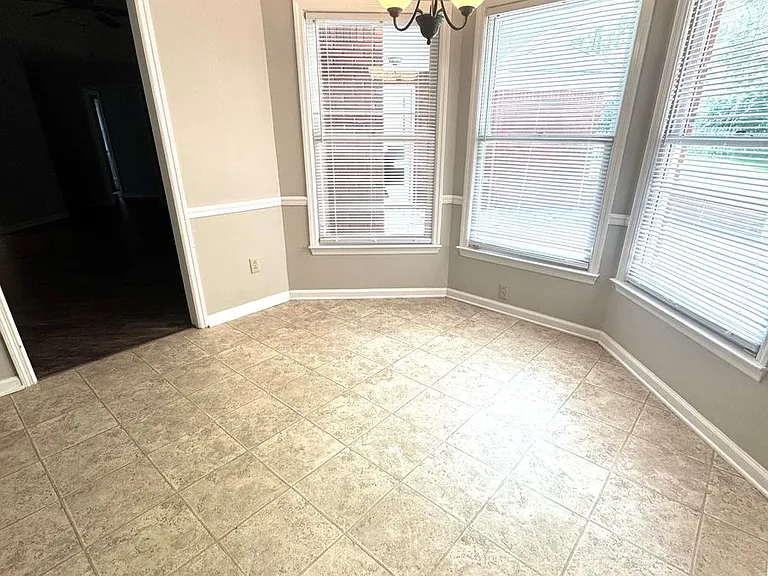 205 Oak Bluff Dr — Photo 10