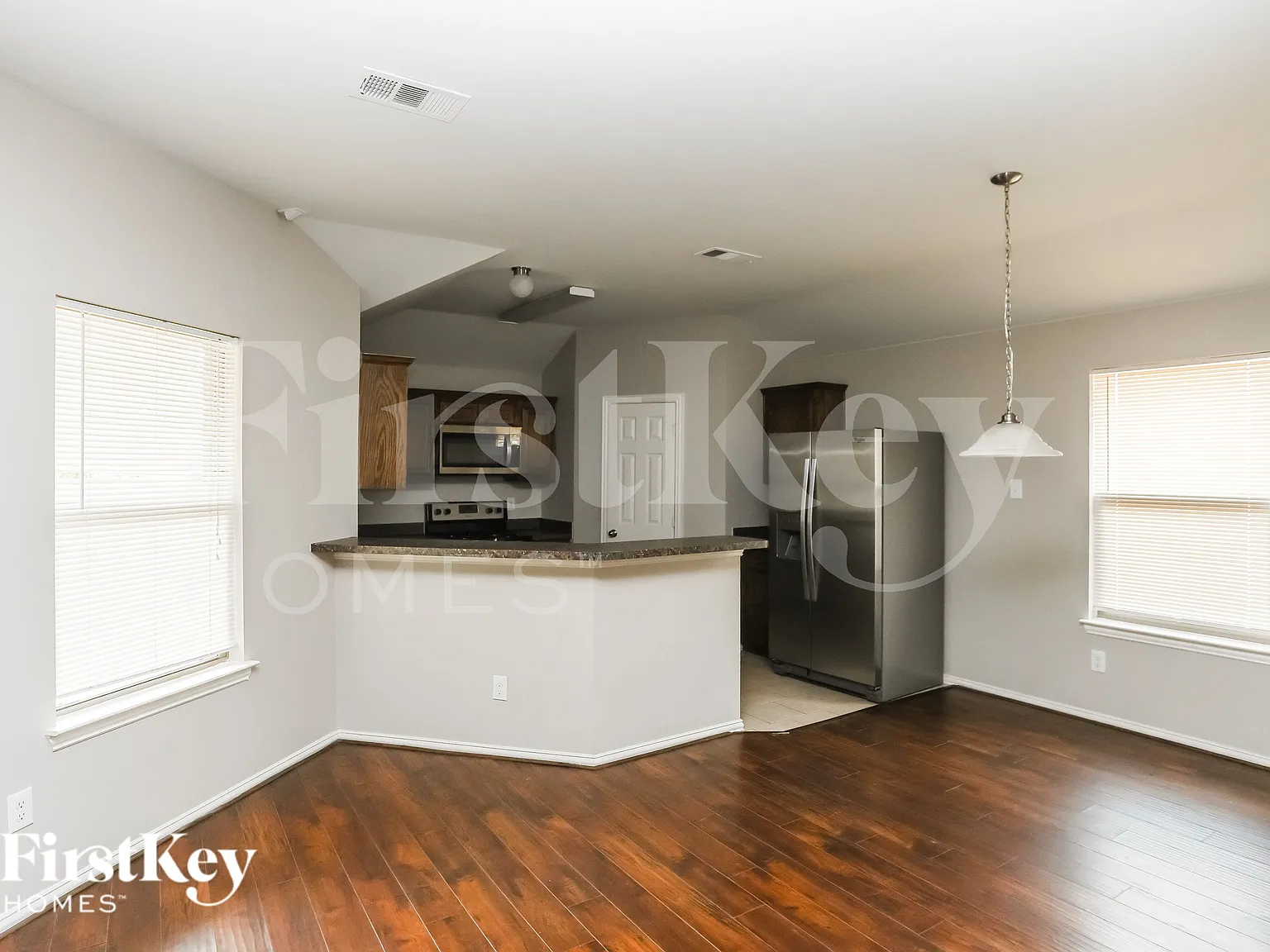 4 bed, 2.0 bath, 1690 sqft, $2,350 — Photo 4