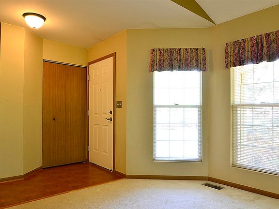4th image of 105 Ione Dr Unit A