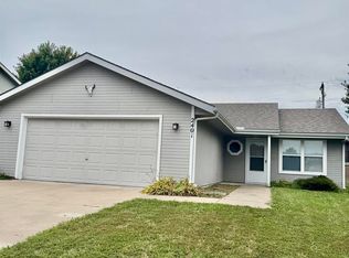 2401 SW Romar Rd, Topeka, KS 66614