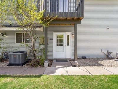 1604 Helmo Ave N, Oakdale, MN, 55128
