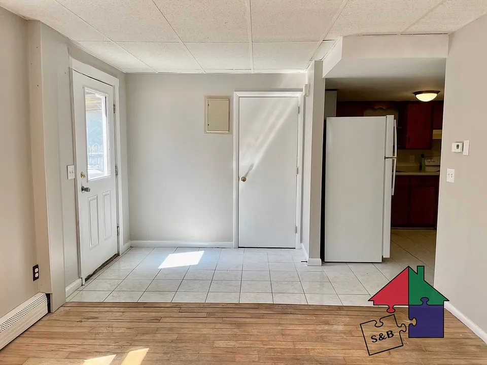 13-17 Warren St