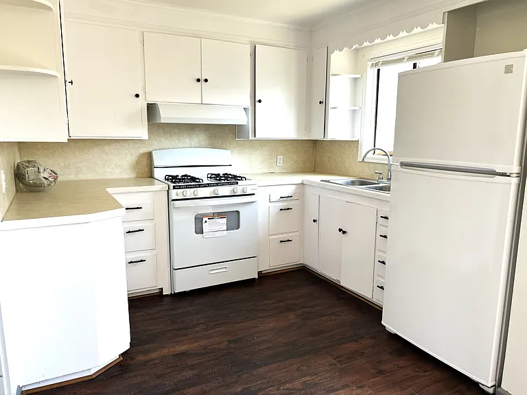 404 Whitworth Ave S — Photo 9