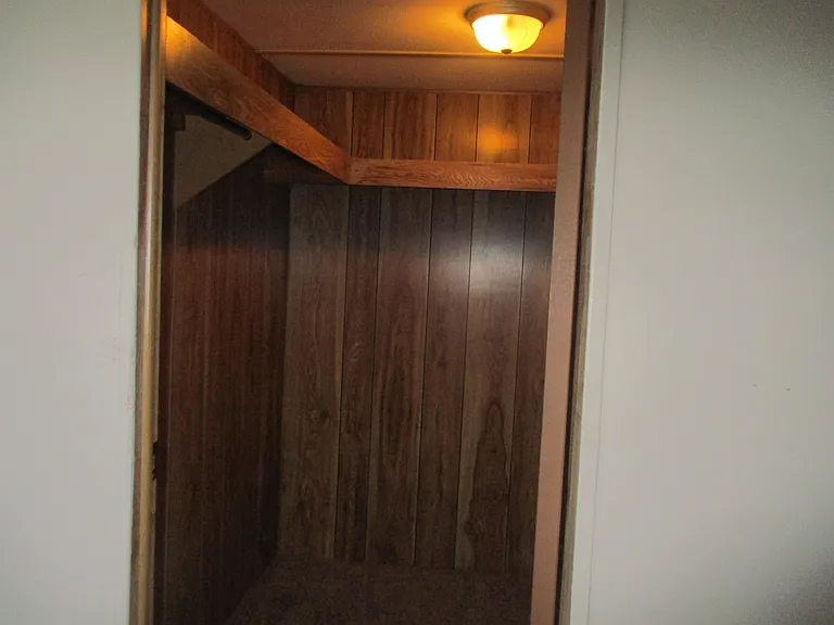 413 Debby St — Photo 17