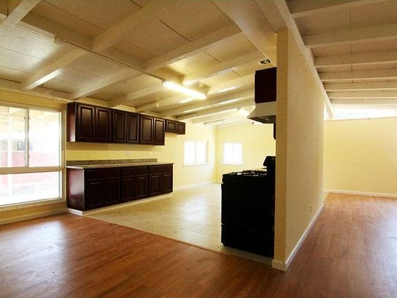 5th image of 1403 Hurlingham Way