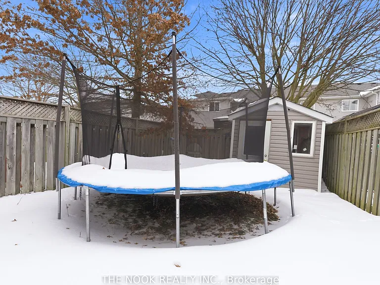 119 Brownstone Cres — Photo 36