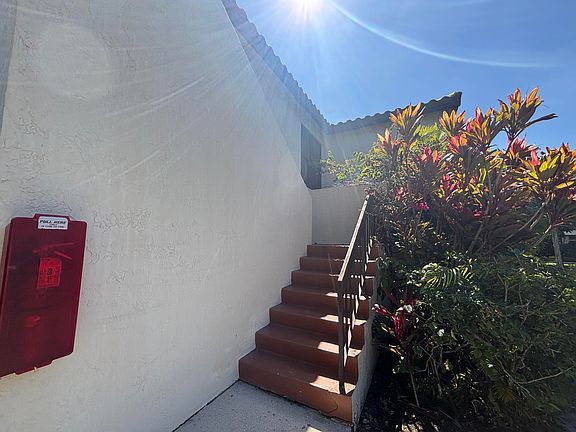 3rd image of 21851 Arriba Real #L