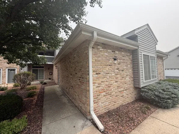 9131 S Aspen DRIVE #8, Oak Creek, WI 53154