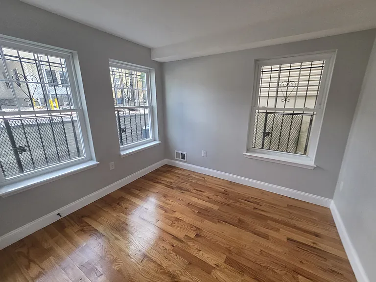 214 S 10th St #2 — Photo 18