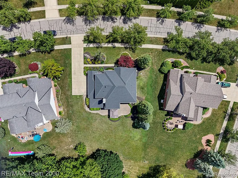 1248 Lasalle Rd — Photo 64