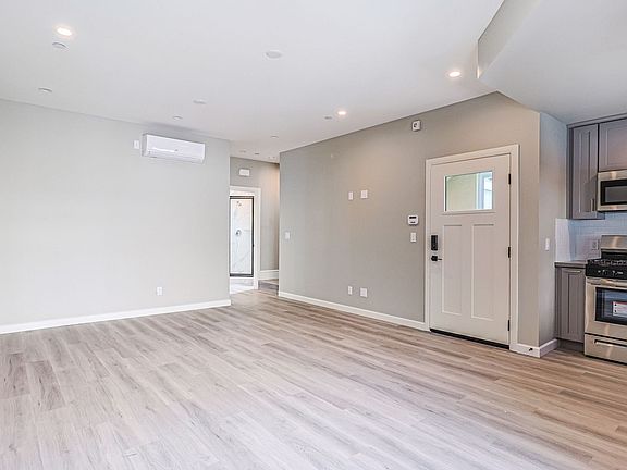 3rd image of 5261 Harmony Ave #5257-1/2