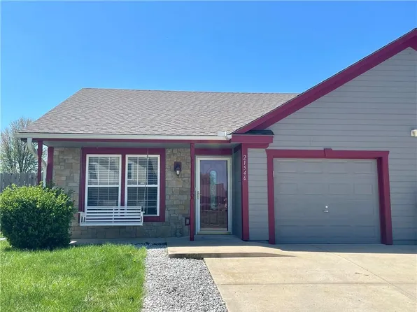 21546 S Clairmont St, Peculiar, MO 64078
