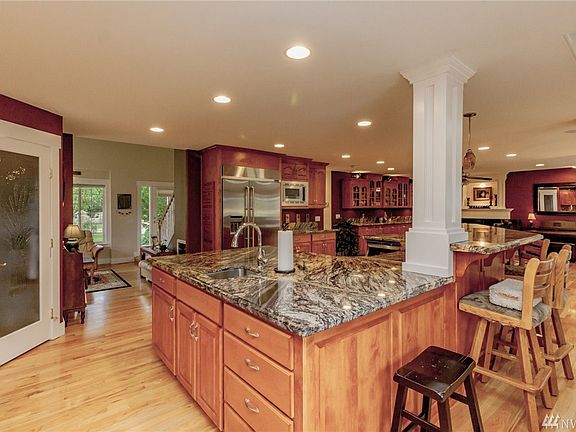 5th image of 8815 227th Avenue Ct E
