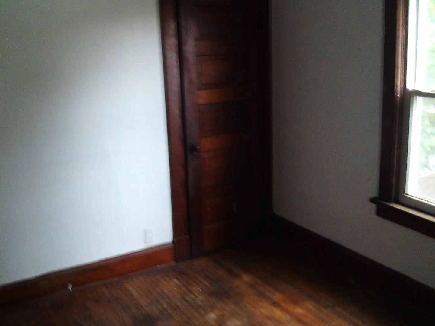 3 bed, 1.0 bath, 1301 sqft, $1,025 — Photo 4