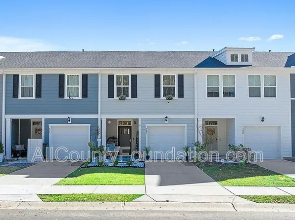 506 Trotters Ln, Moncks Corner, SC