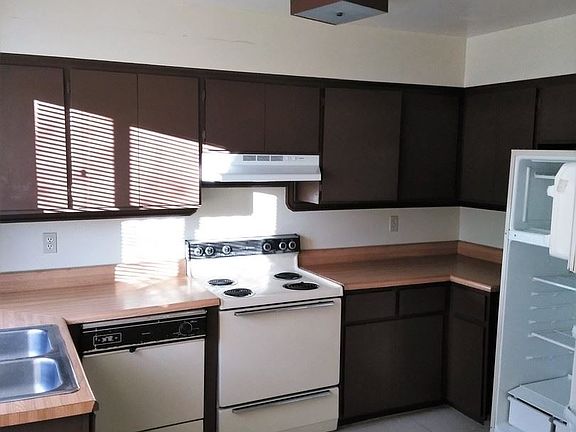 3rd image of 50 W 9th Pl APT 2