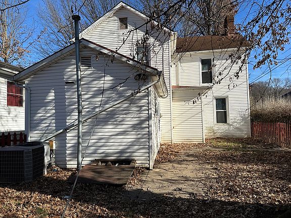 4th image of 1422 S 10th St