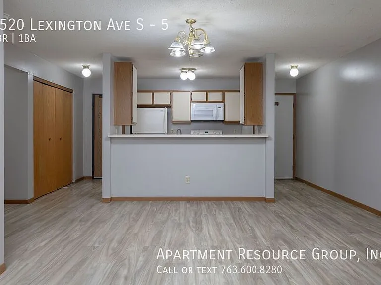 3520 Lexington Ave #5 — Photo 17