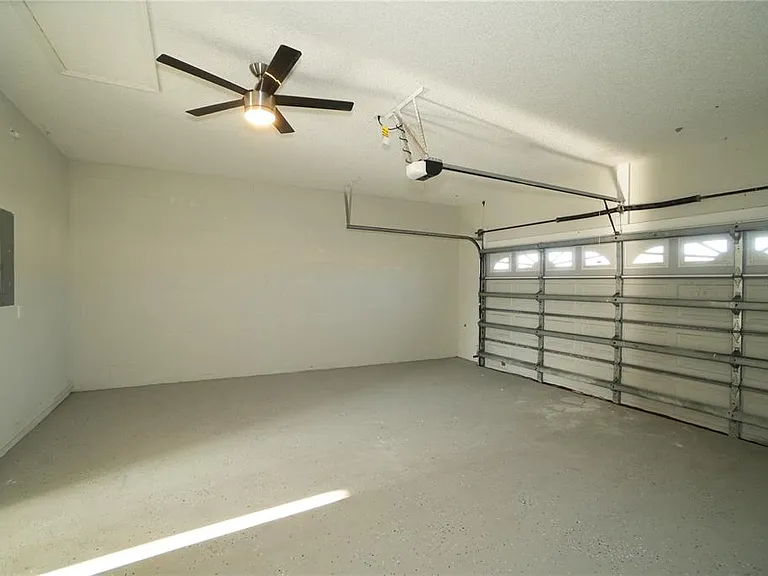 2560 Sage Dr W — Photo 17