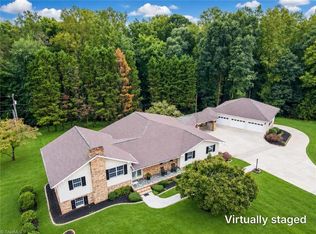 321 Pineview Dr, Mount Airy, NC 27030